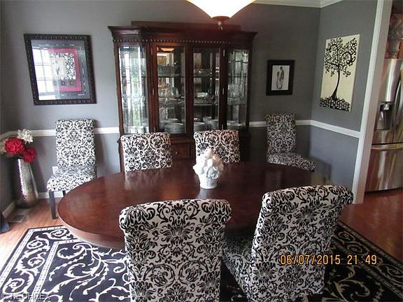 3rd image of 523 Greystone Dr