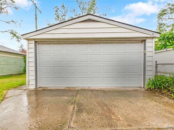 5th image of 18951 Santa Rosa Dr