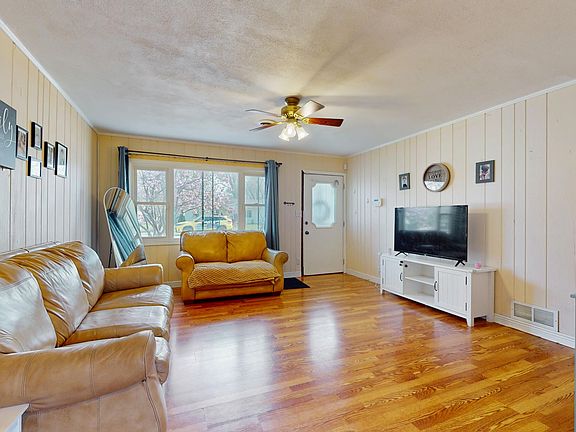 5th image of 2834 W 38th Ave