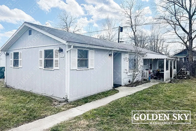 2001 N Janney Ave