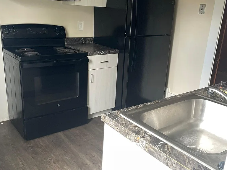 1716 E Michigan Ave — Photo 15