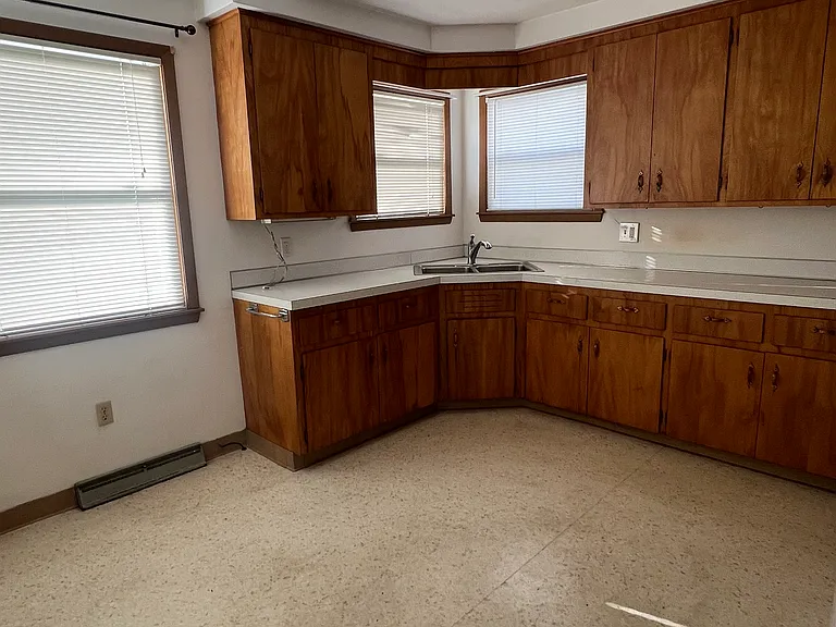 113 Taylor Ave — Photo 9