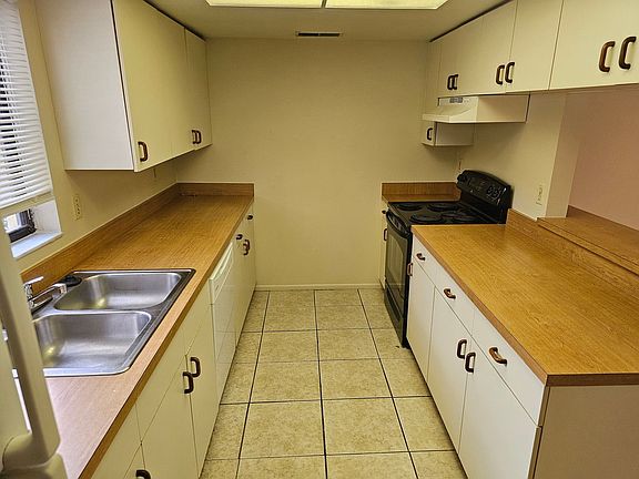5th image of 833 Mecca Dr APT A