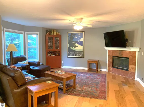 4138 Sherwood Forest Dr, Traverse City, MI 49686