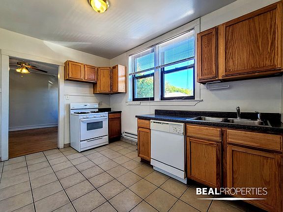 5th image of 1117 W Oakdale Ave #2C