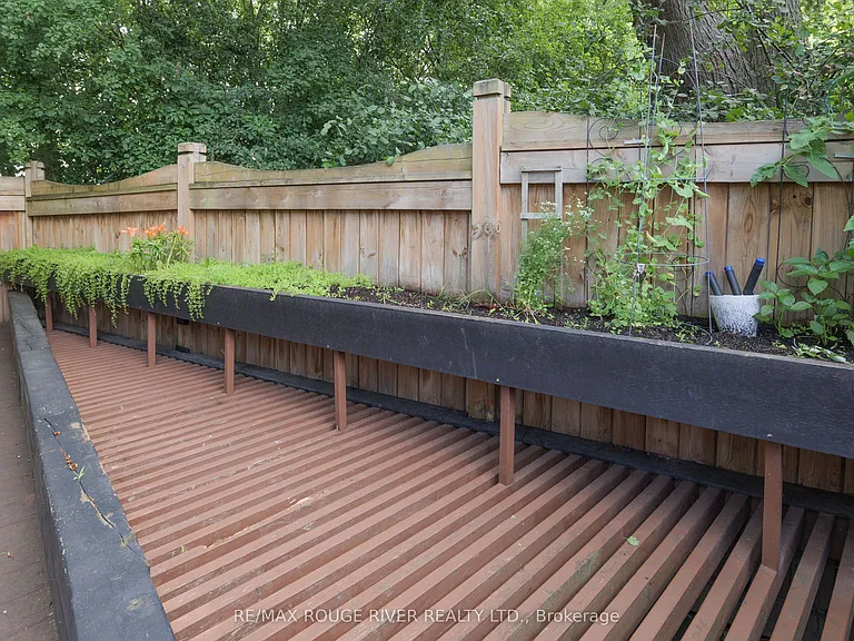 453 Mahogany Ct — Photo 28
