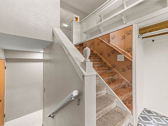 4th image of 11117 Northstar Way SW
