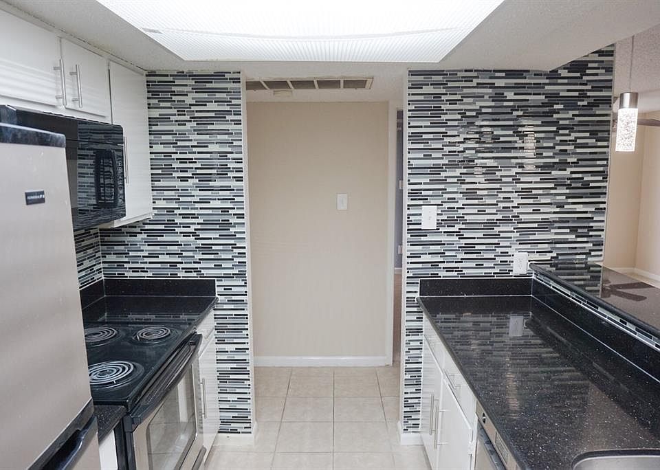 1st image of 2818 S Bartell Dr APT 11
