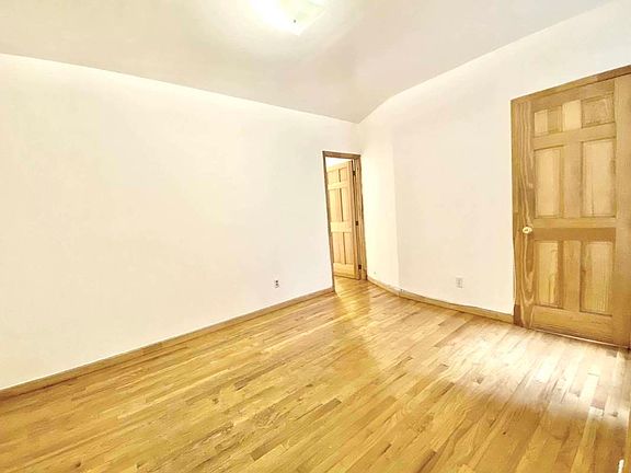 4th image of 530 E 13th St #4C