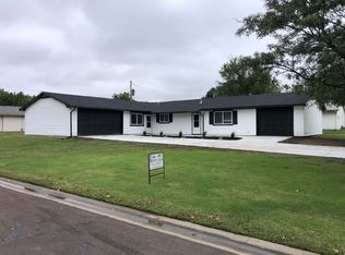 317 E Deer Creek Dr, Rose Hill, KS 67133