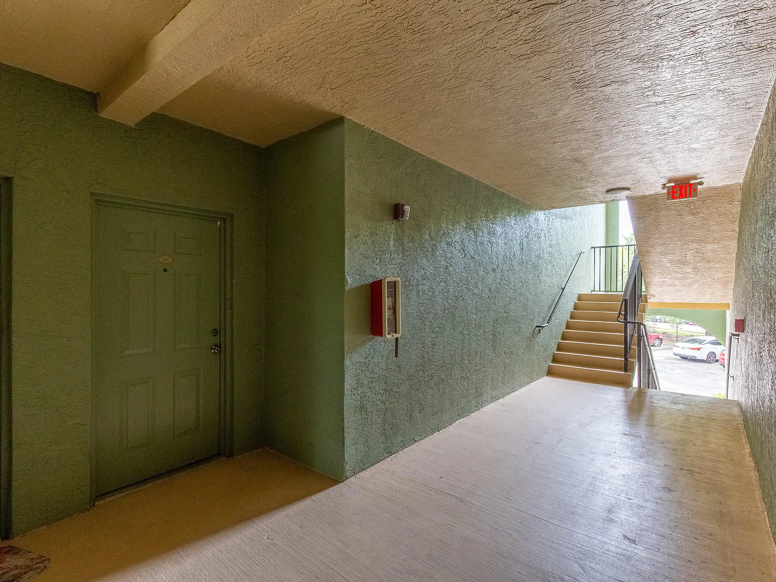 2 bed, 2.0 bath, 1215 sqft, $2,200 — Photo 3
