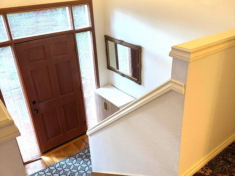 Split level stairs to lower level