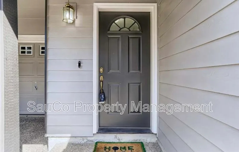 3 bed, 2.5 bath, 1742 sqft, $2,595 — Photo 3