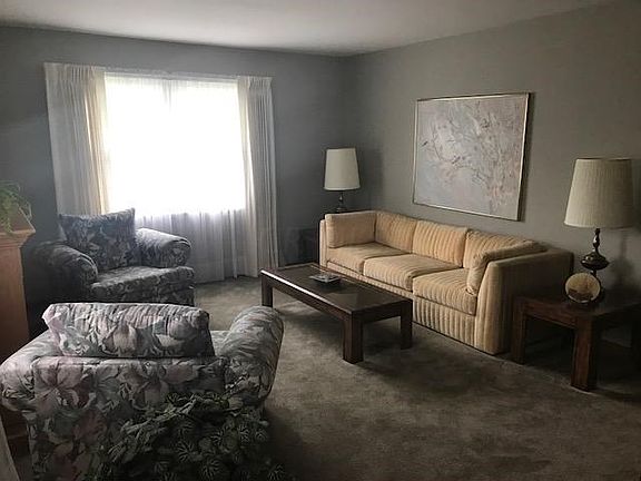 3rd image of 6950 Carrousel Dr S