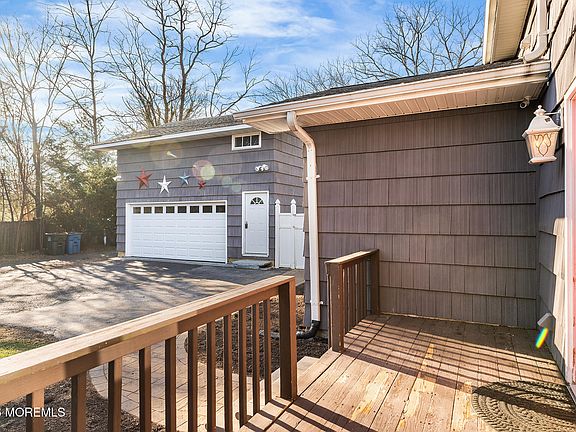 3rd image of 131 Route 537