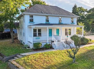 916 Bullocks Point Ave, Riverside, RI 02915