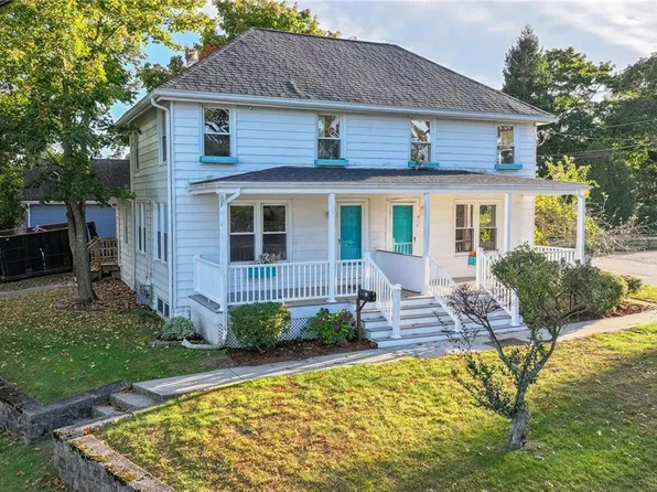 916 Bullocks Point Ave, Riverside, RI 02915