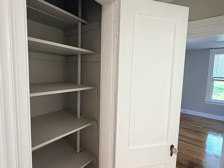 476 Thompson Ave #1 — Photo 9