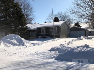 587 6th St SW, Britt, IA 50423