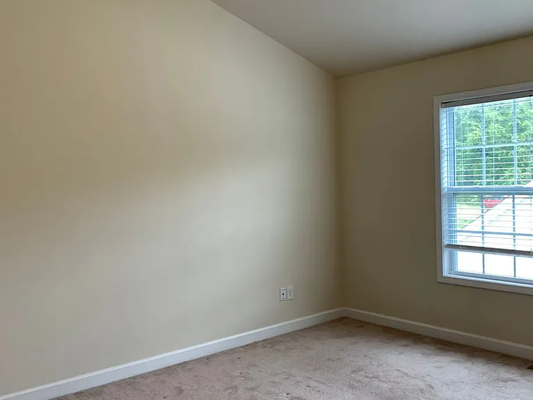 175 Phoenix Blvd NW — Photo 13