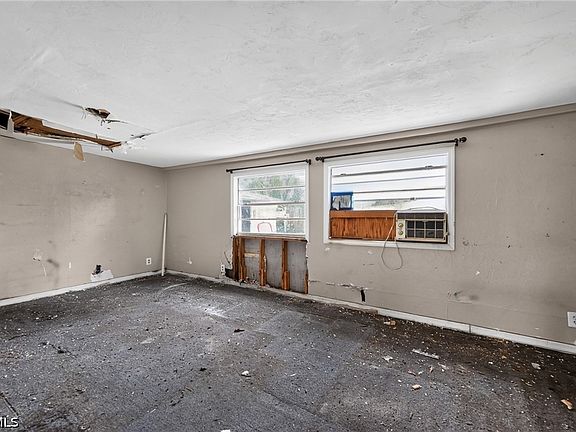 5th image of 1223 Embassy Ln