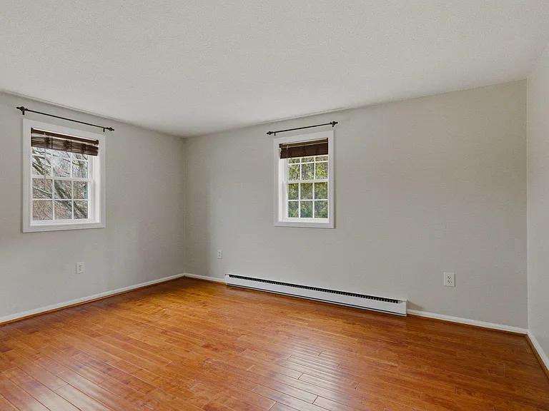 559 Sagamore Ave #15 — Photo 11