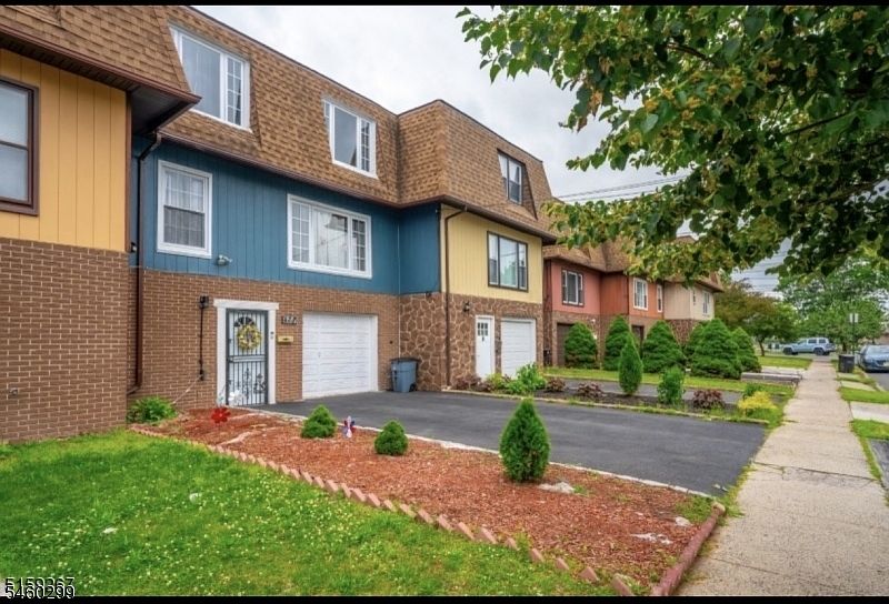1st image of 428 Doyle St