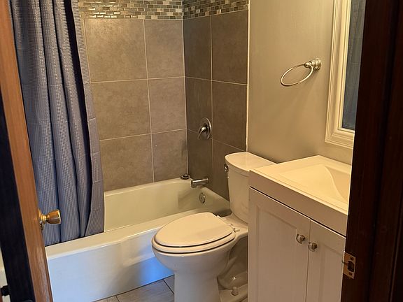 3rd image of 329 Geneva Ave N APT 101