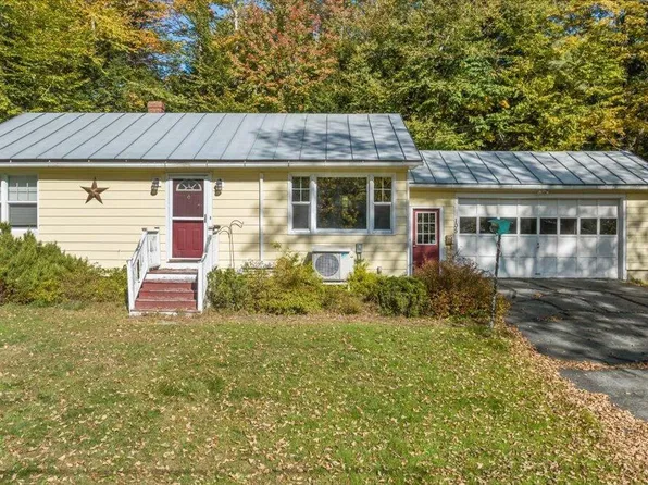 105 Highland Avenue, Farmington, ME 04938