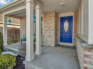11 Hickory Grove Ln, Buffalo, NY 14227