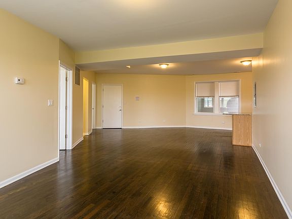 5th image of 4501 N Milwaukee Ave