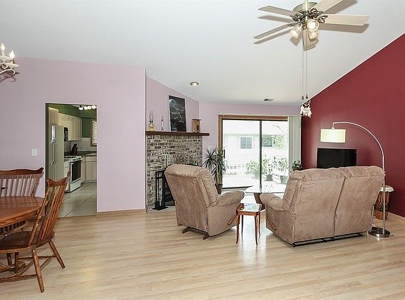 4th image of 1519 Harbour Ct #2B