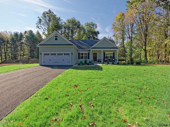 3rd image of 36 Alessia Dr