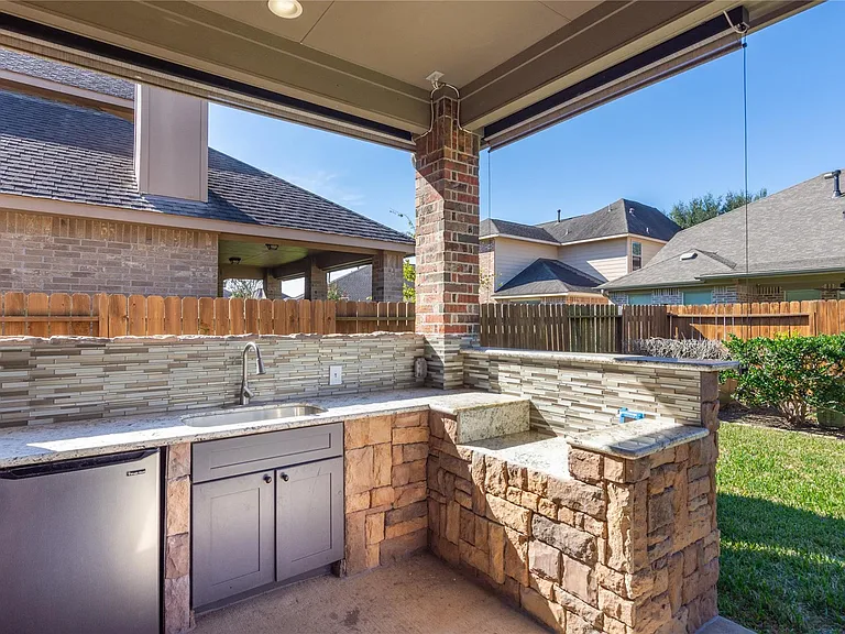 24322 Bella Florence Dr — Photo 42