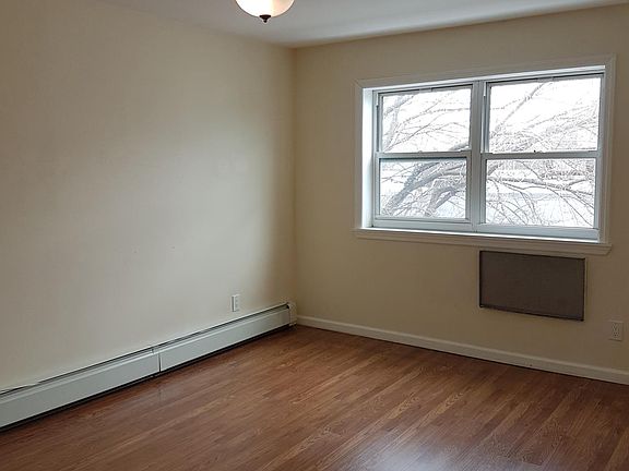 4th image of 15118 82nd St Floor 2
