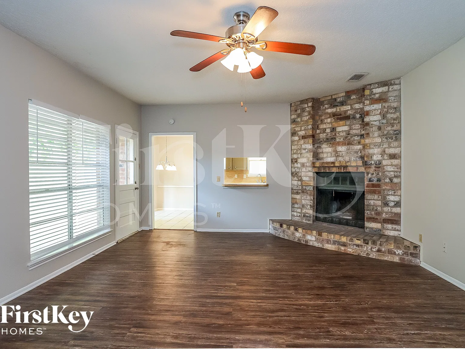4 bed, 2.0 bath, 2044 sqft, $2,130 — Photo 2