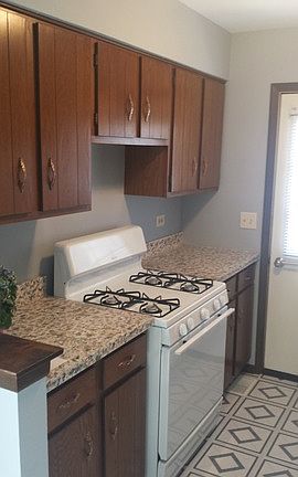 4th image of 347 Meadow Ct