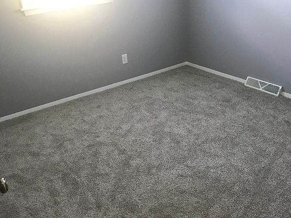 5th image of 120 Caroline Ct