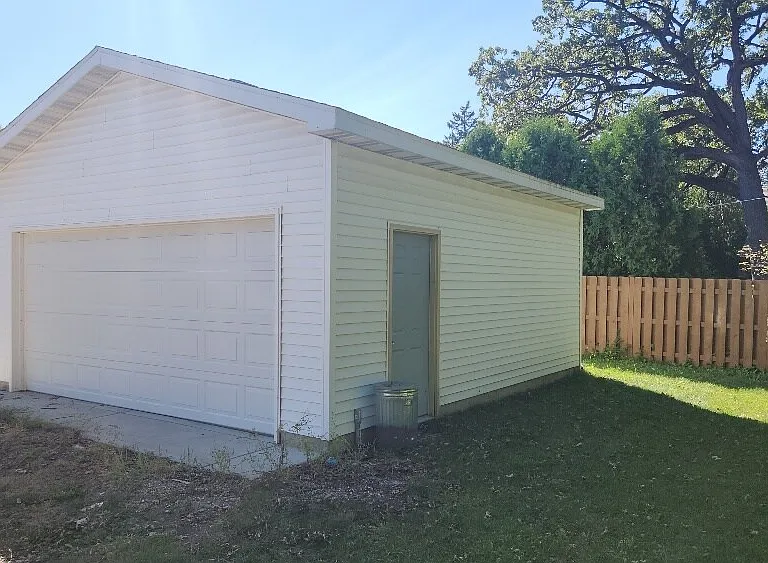 582 Main St — Photo 19
