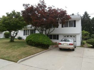 61 Valley View Rd, Hamilton, NJ 08620