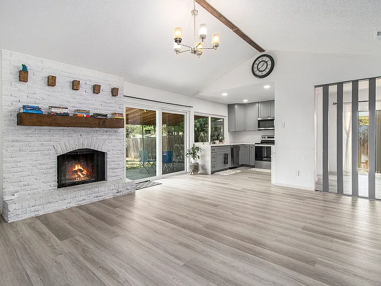 1014 Terrace Trl — Photo 8