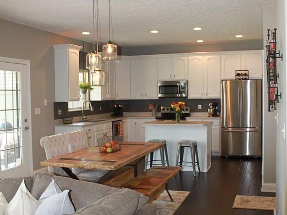 4th image of 10 Moon Valley Ct
