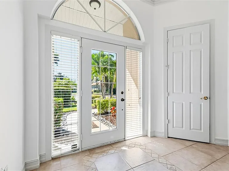 657 Soliel Dr — Photo 2