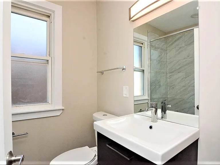1434 W Farragut Ave #2C — Photo 17