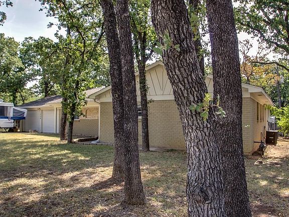2nd image of 1008 Wade Dr