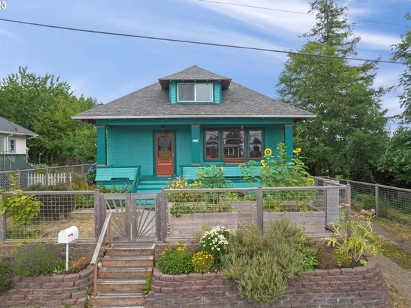 1840 6th St, Astoria, OR 97103