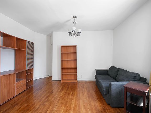 3rd image of 514 W 50th St APT 4FE