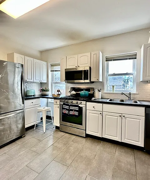 126-128 Westland Ave #1 — Photo 4