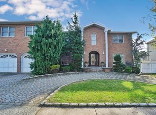 66 Bennett Ave, Staten Island, NY 10312