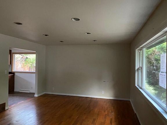 2nd image of 1231 Saint Johns Ave